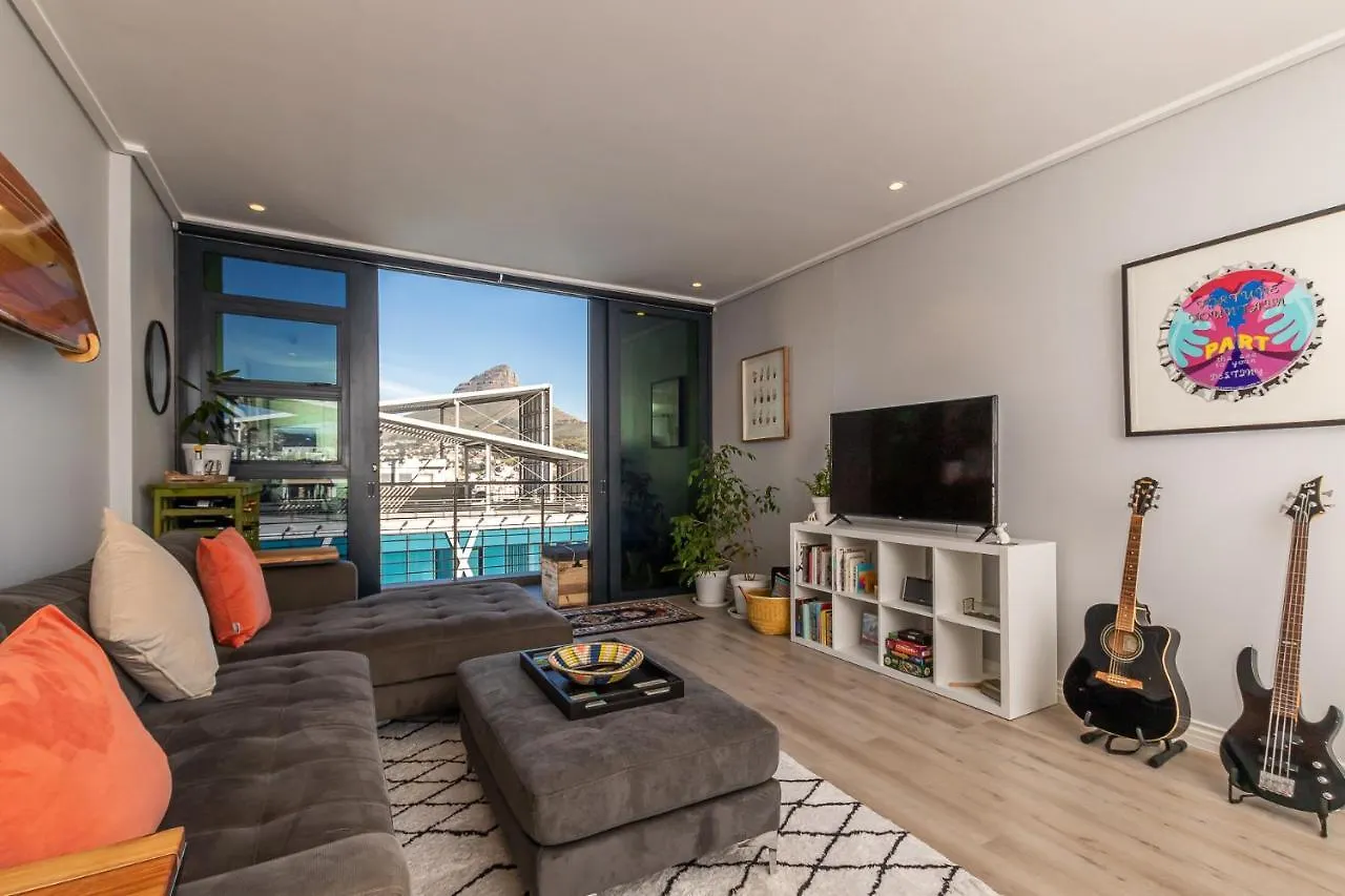 Modern Sanctuary In The Heart Of Cbd W Pool, Outdoor Gym Daire Cape Town