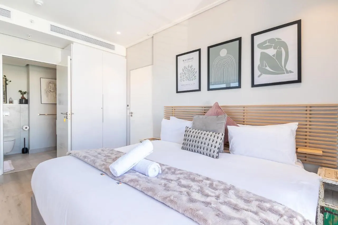 Modern Sanctuary In The Heart Of Cbd W Pool, Outdoor Gym Daire Cape Town 0*,  Güney Afrika