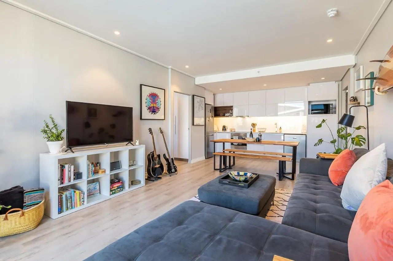 Modern Sanctuary In The Heart Of Cbd W Pool, Outdoor Gym Daire Cape Town