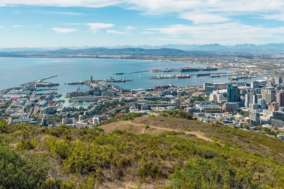 Modern Sanctuary In The Heart Of Cbd W Pool, Outdoor Gym Daire Cape Town 0*,  Güney Afrika