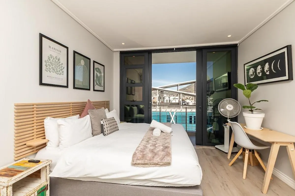 Modern Sanctuary In The Heart Of Cbd W Pool, Outdoor Gym Daire Cape Town
