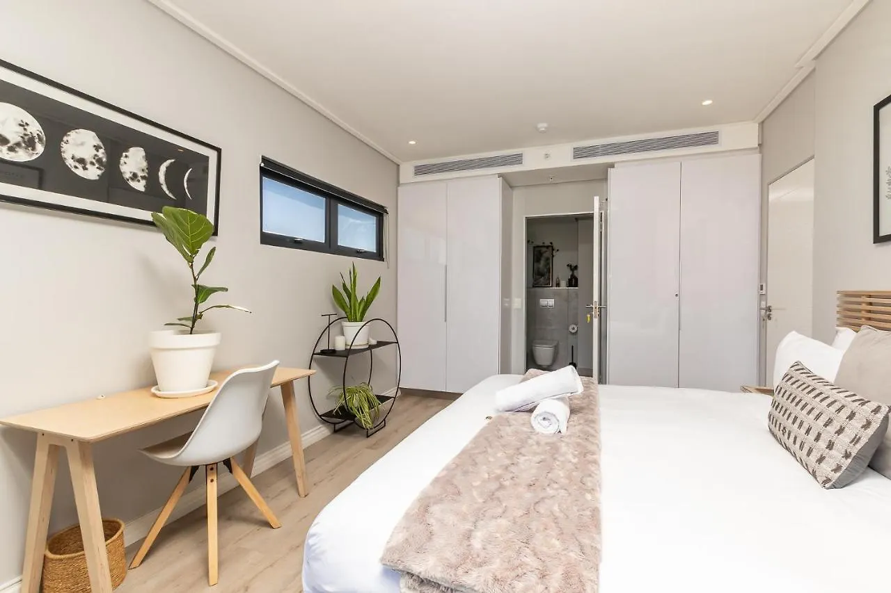 Modern Sanctuary In The Heart Of Cbd W Pool, Outdoor Gym Apartment Cape Town South Africa