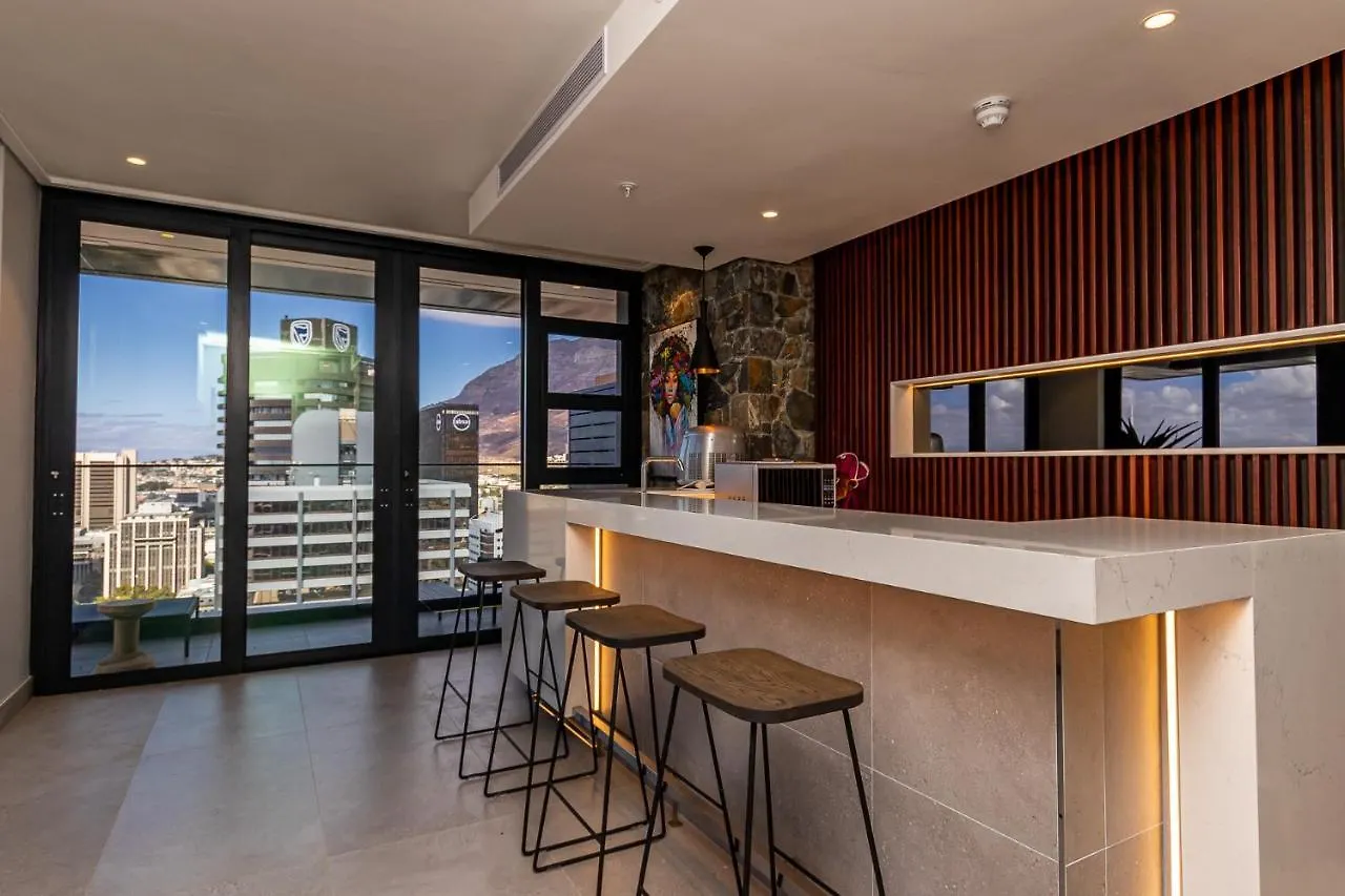 Modern Sanctuary In The Heart Of Cbd W Pool, Outdoor Gym Apartment Cape Town