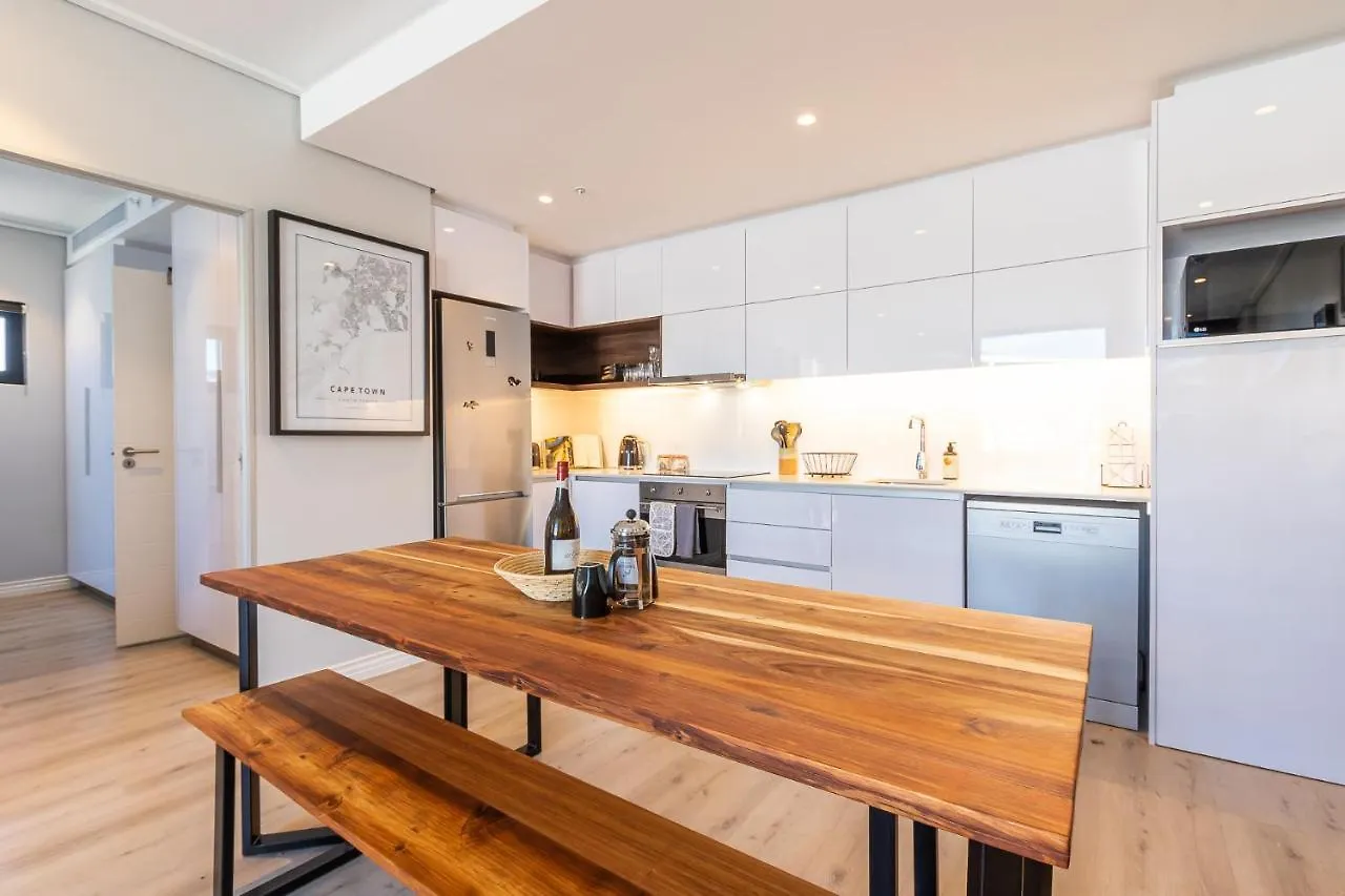 Modern Sanctuary In The Heart Of Cbd W Pool, Outdoor Gym Apartment Cape Town