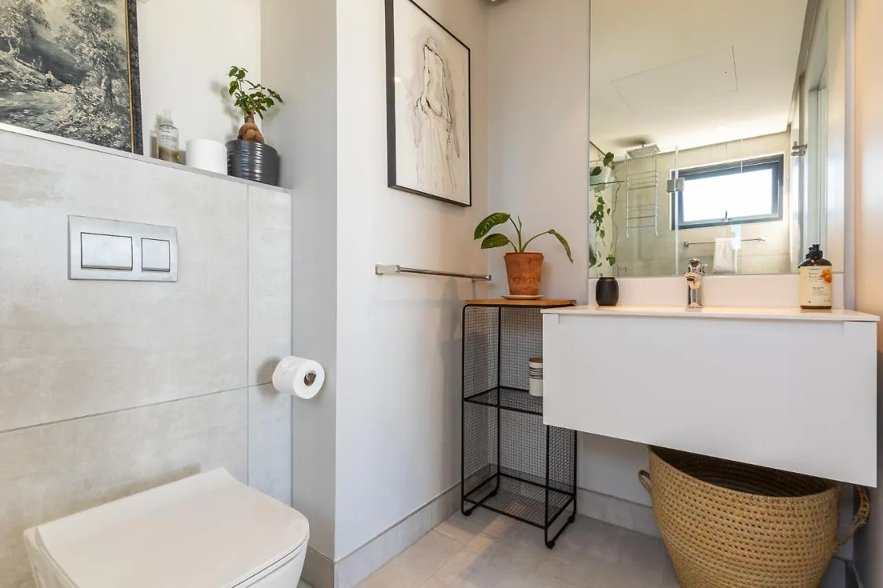 Modern Sanctuary In The Heart Of Cbd W Pool, Outdoor Gym Apartment Cape Town 0*,