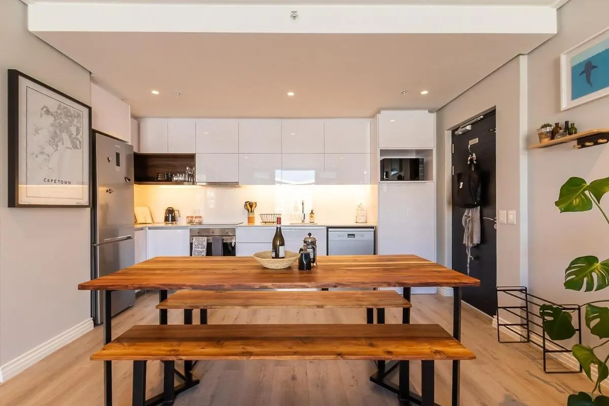 Modern Sanctuary In The Heart Of Cbd W Pool, Outdoor Gym Apartment Cape Town