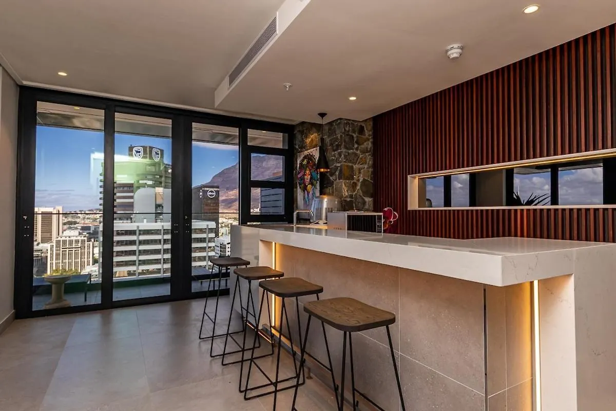 Modern Sanctuary In The Heart Of Cbd W Pool, Outdoor Gym Apartment Cape Town